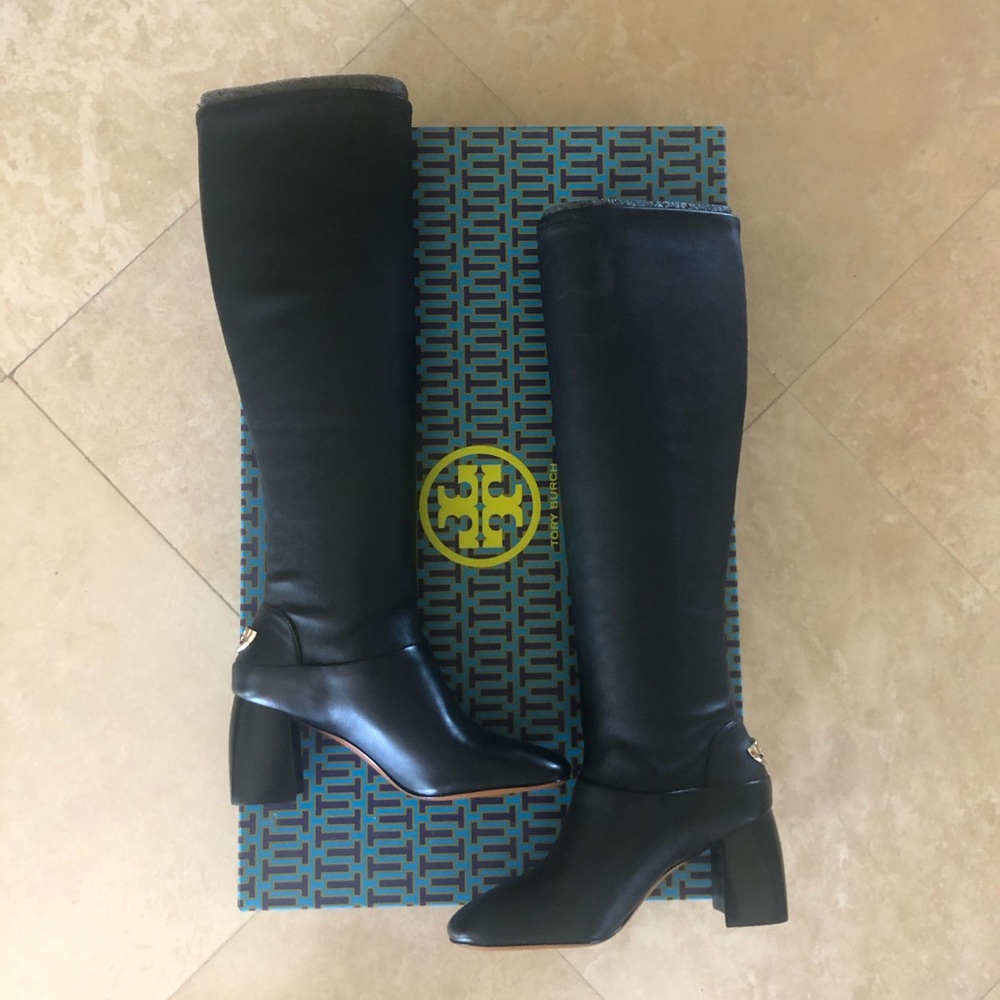 BNIB Tory Burch Sidney Boot - Picture 1 of 6